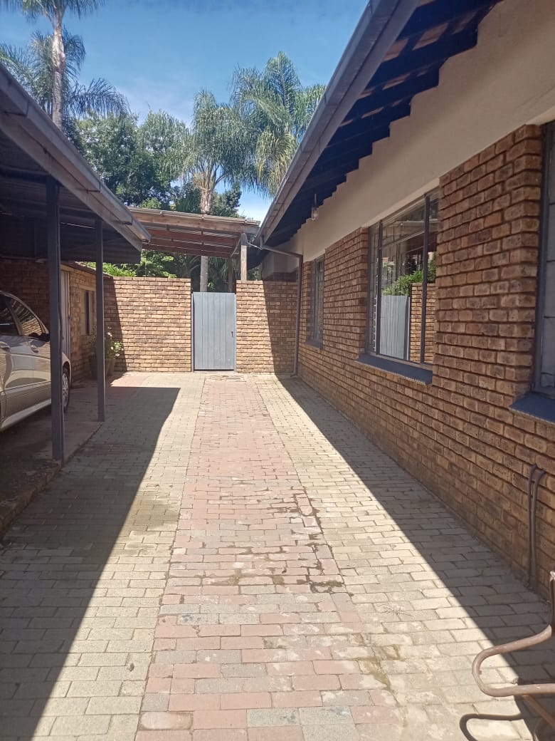 4 Bedroom Property for Sale in Meyerspark Gauteng