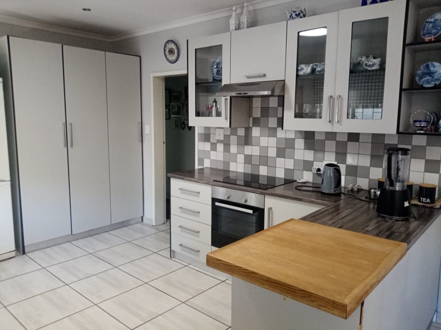 4 Bedroom Property for Sale in Meyerspark Gauteng