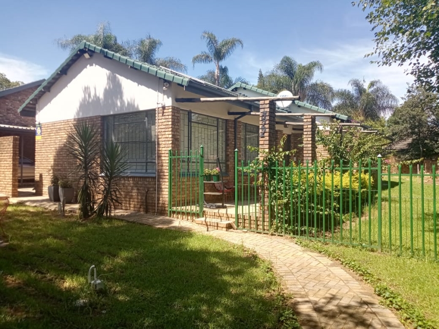 4 Bedroom Property for Sale in Meyerspark Gauteng