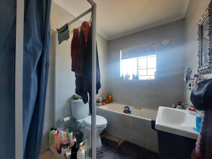 2 Bedroom Property for Sale in Allens Nek Gauteng