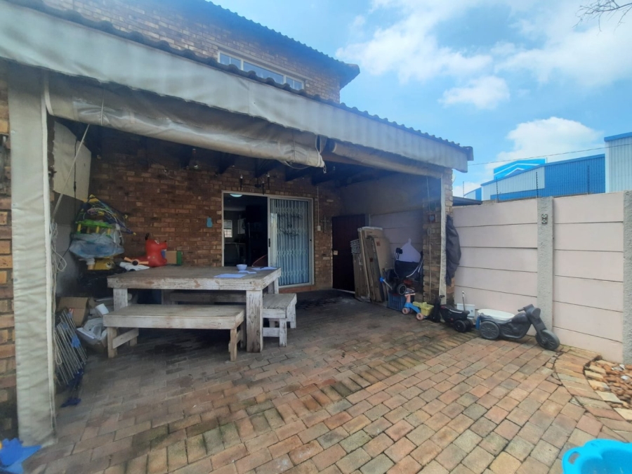 2 Bedroom Property for Sale in Allens Nek Gauteng