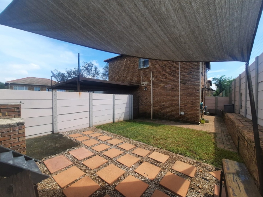 2 Bedroom Property for Sale in Allens Nek Gauteng