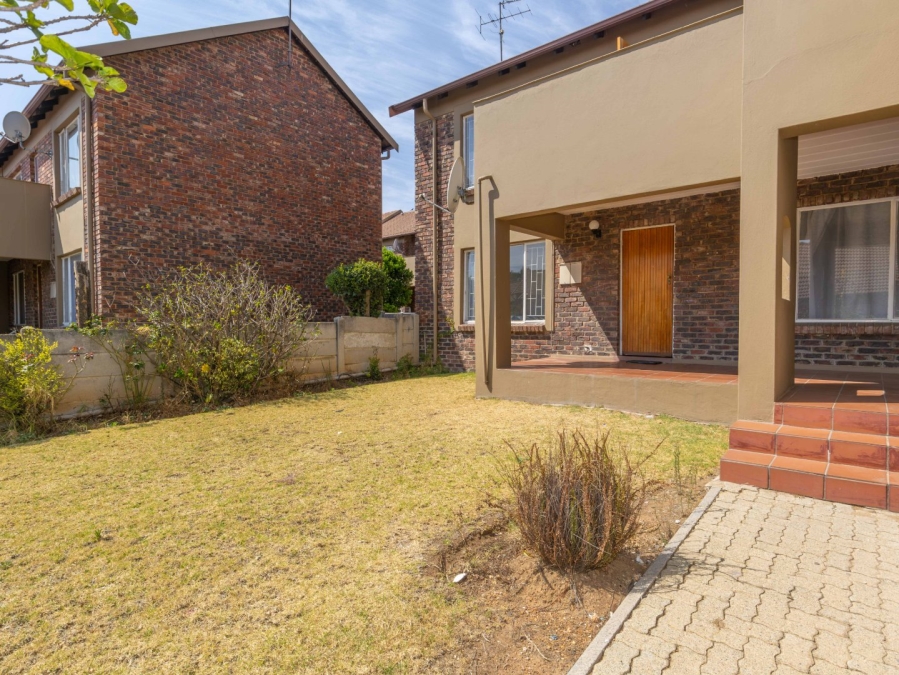 2 Bedroom Property for Sale in Eden Glen Gauteng