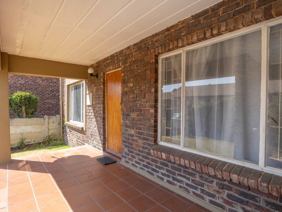 2 Bedroom Property for Sale in Eden Glen Gauteng