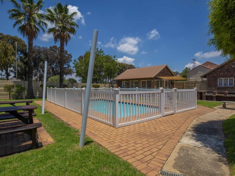 2 Bedroom Property for Sale in Eden Glen Gauteng