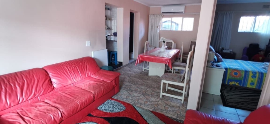 5 Bedroom Property for Sale in Zakariyya Park Gauteng