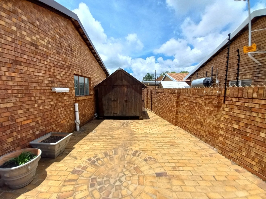 3 Bedroom Property for Sale in Eden Glen Gauteng