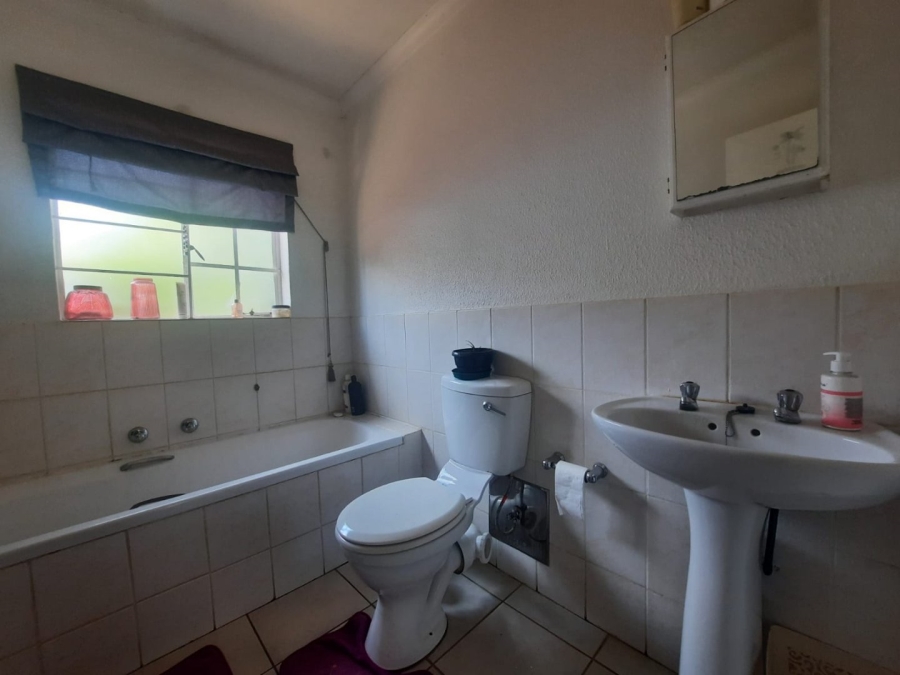 3 Bedroom Property for Sale in Wilgeheuwel Gauteng