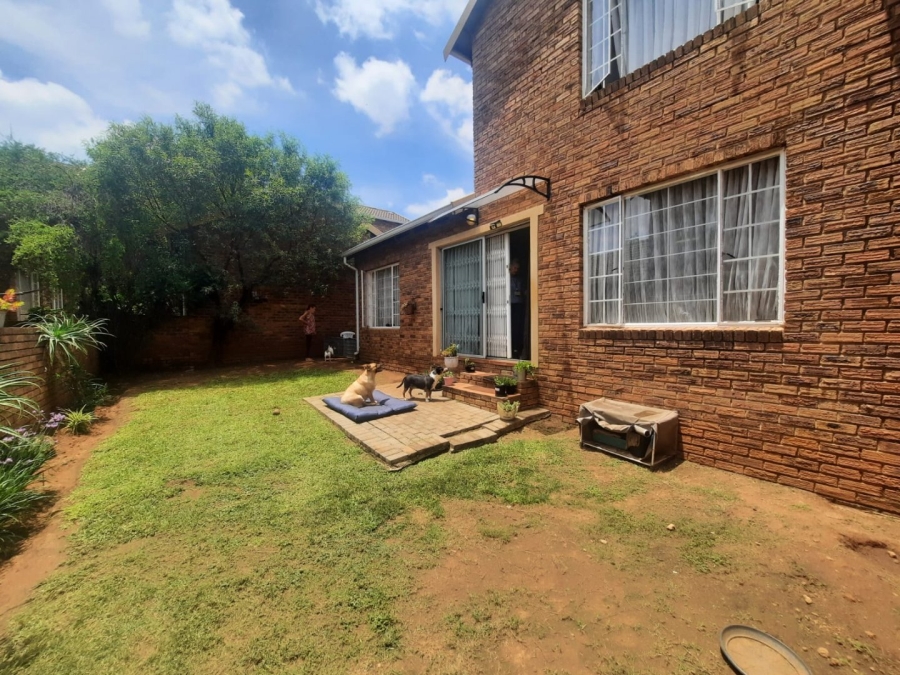 3 Bedroom Property for Sale in Wilgeheuwel Gauteng