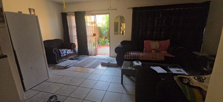 2 Bedroom Property for Sale in Dorandia Gauteng