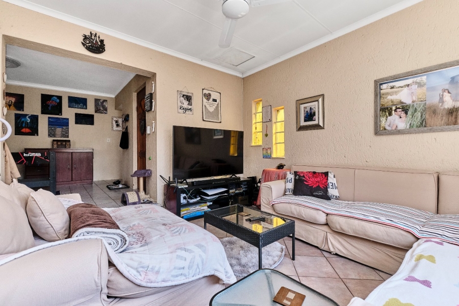 2 Bedroom Property for Sale in Weltevreden Park Gauteng