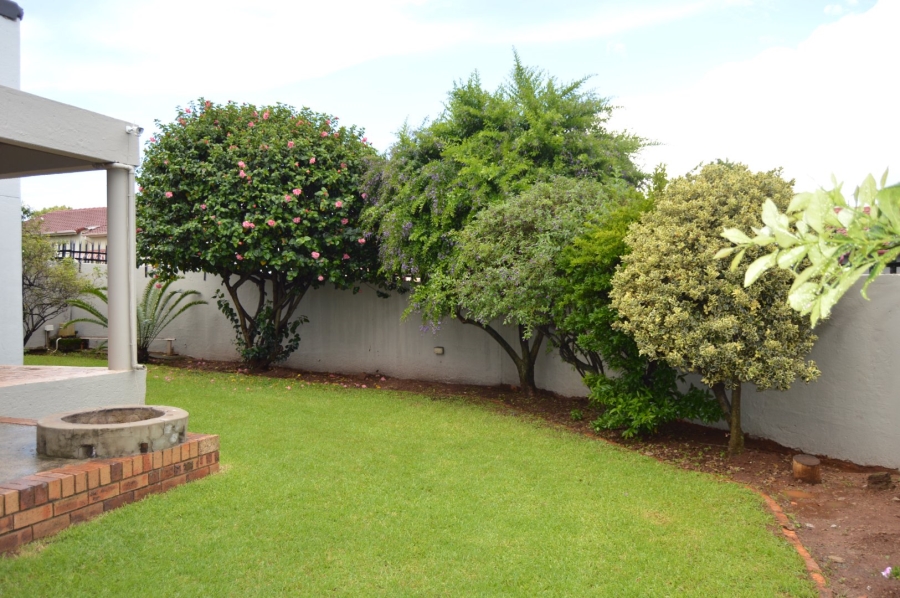 2 Bedroom Property for Sale in Weltevreden Park Gauteng