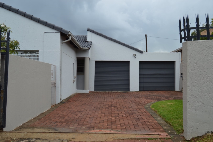 2 Bedroom Property for Sale in Weltevreden Park Gauteng