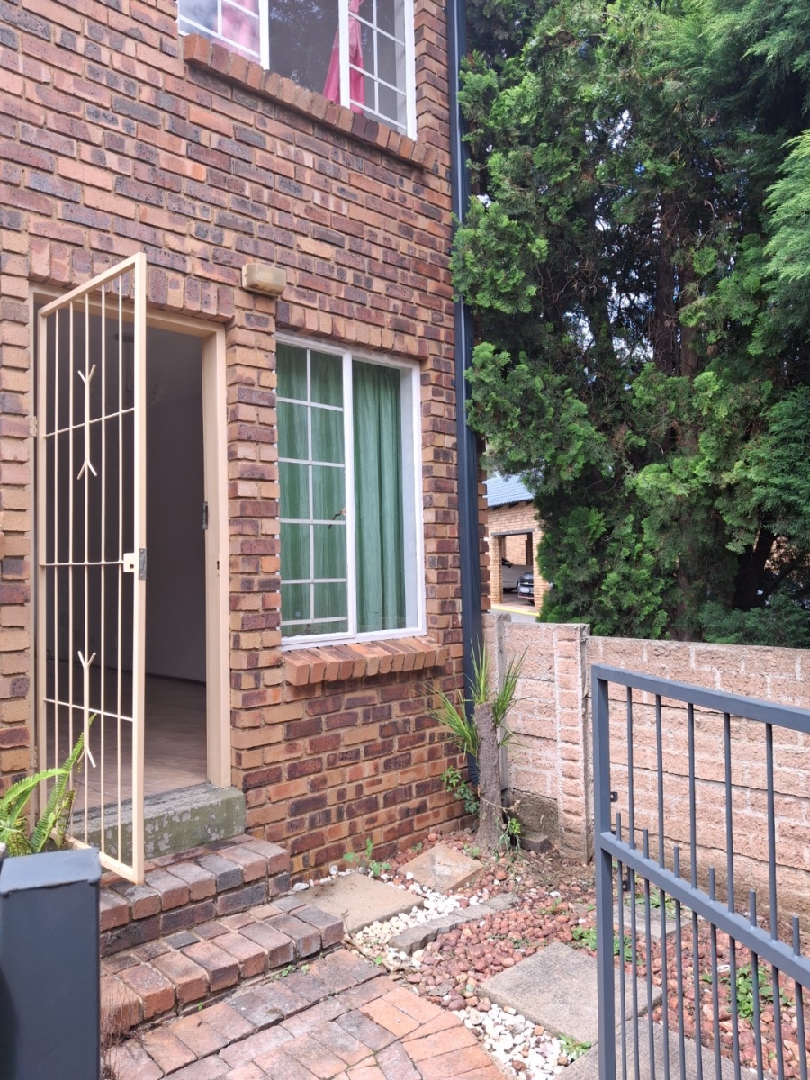  Bedroom Property for Sale in Van Riebeeck Park Gauteng