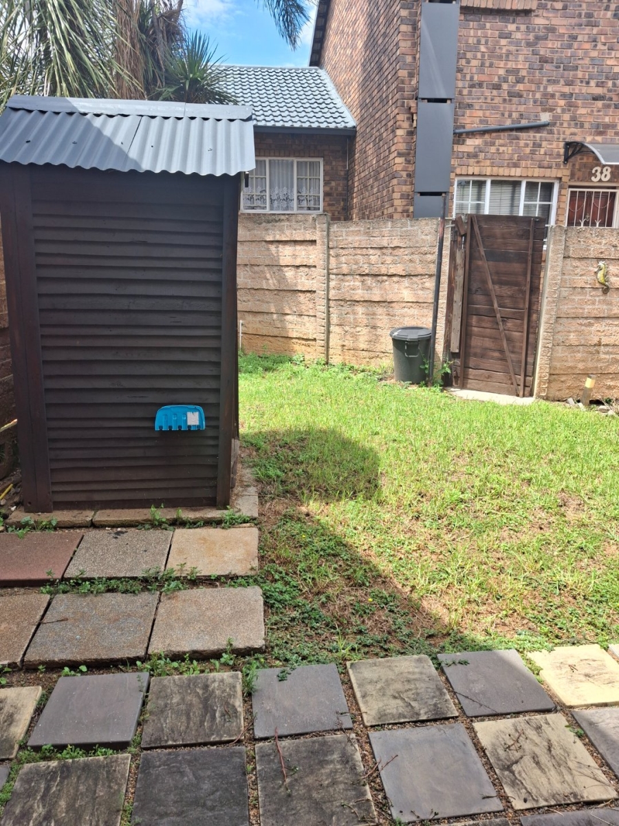  Bedroom Property for Sale in Van Riebeeck Park Gauteng