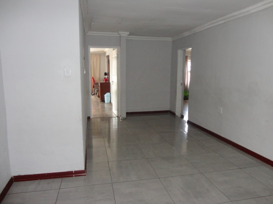 To Let 4 Bedroom Property for Rent in Bloubosrand Gauteng