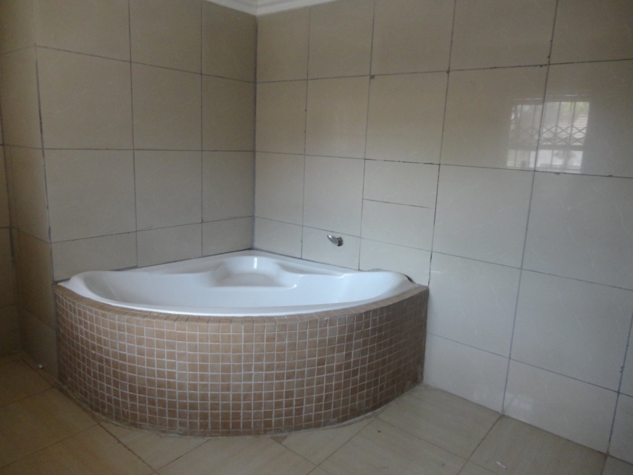 To Let 4 Bedroom Property for Rent in Bloubosrand Gauteng