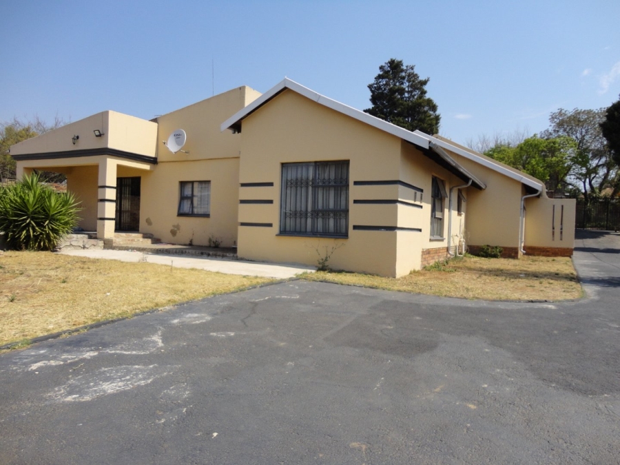 To Let 4 Bedroom Property for Rent in Bloubosrand Gauteng