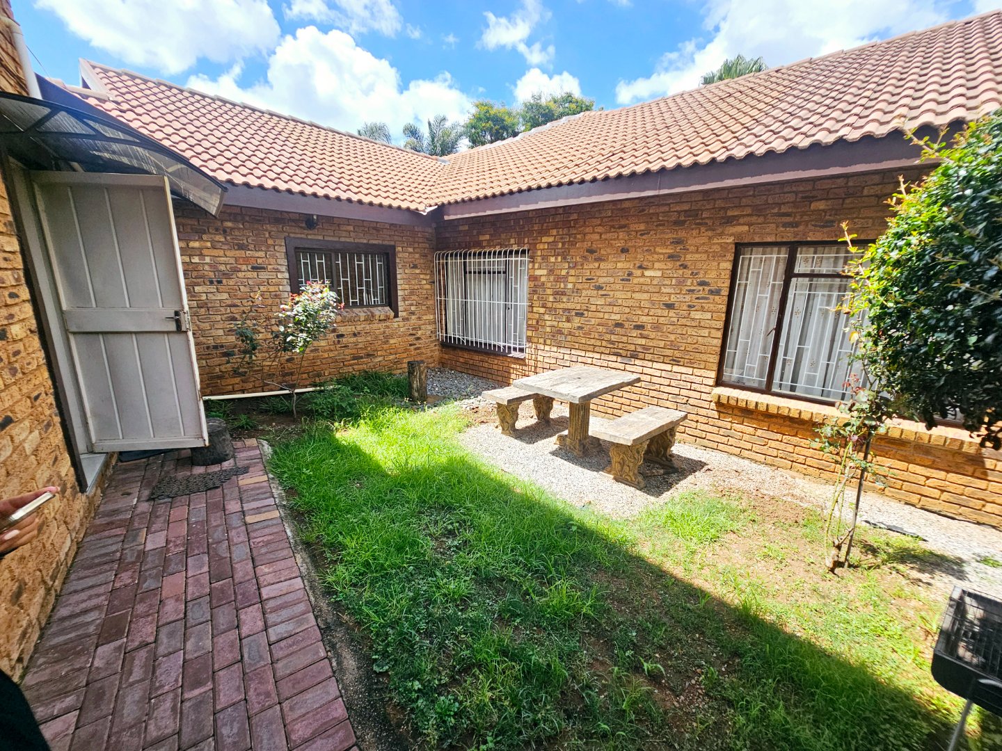 To Let 2 Bedroom Property for Rent in Heuweloord Gauteng