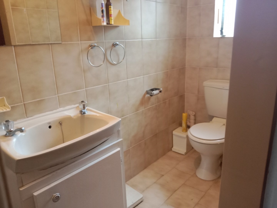 5 Bedroom Property for Sale in Dorandia Gauteng