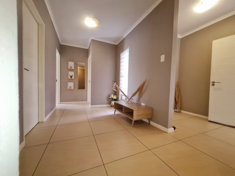 3 Bedroom Property for Sale in Blue Hills Gauteng