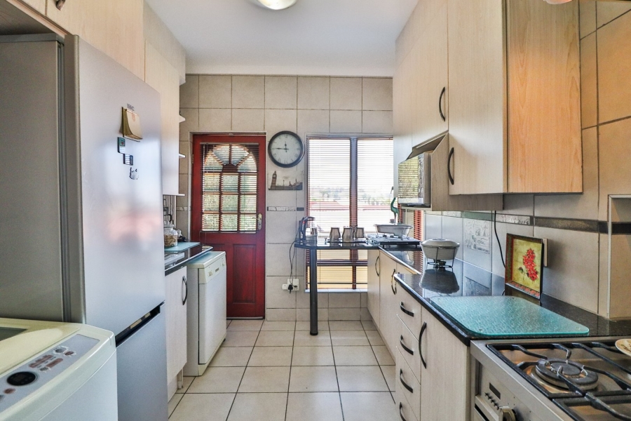 2 Bedroom Property for Sale in Oakdene Gauteng