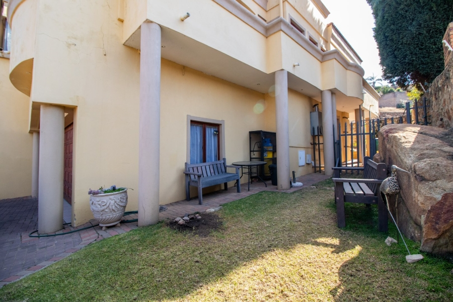 2 Bedroom Property for Sale in Oakdene Gauteng