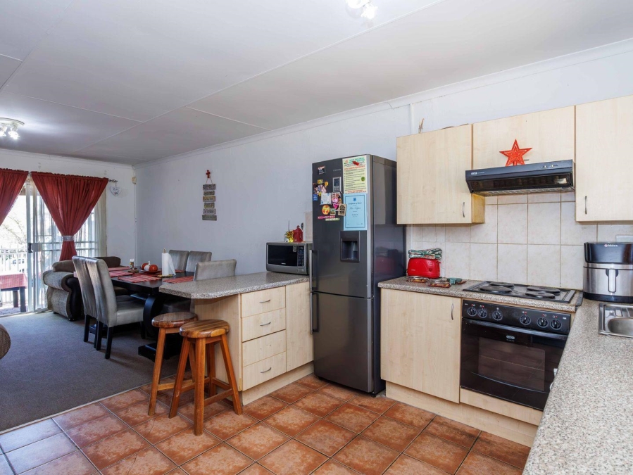 3 Bedroom Property for Sale in Greenstone Hill Gauteng