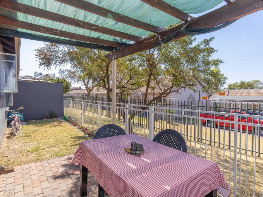 3 Bedroom Property for Sale in Greenstone Hill Gauteng