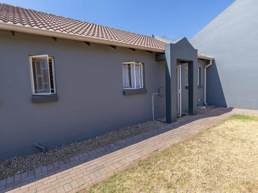 3 Bedroom Property for Sale in Greenstone Hill Gauteng