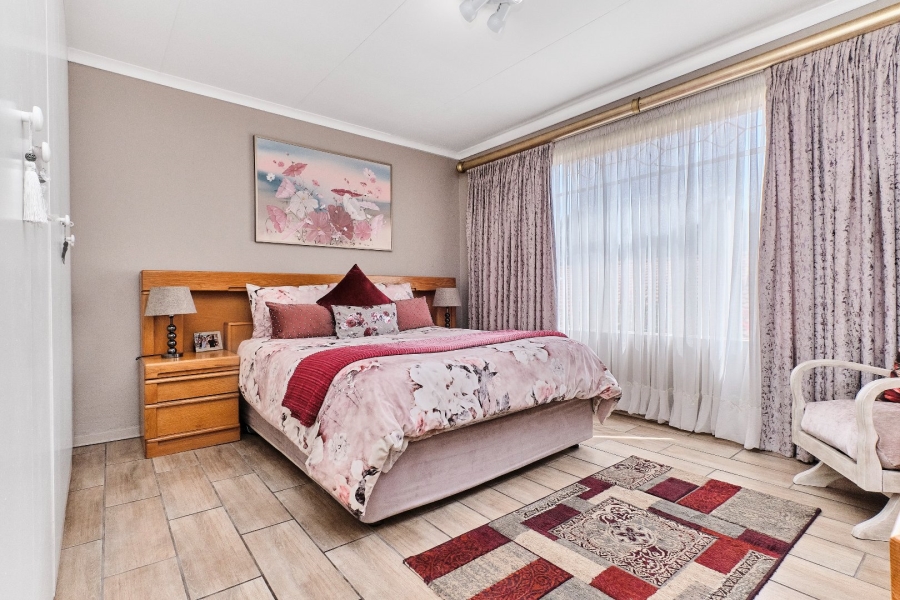 2 Bedroom Property for Sale in Roodekrans Gauteng