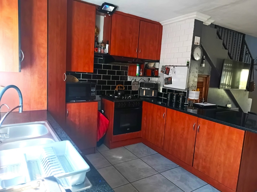 3 Bedroom Property for Sale in Annlin Gauteng