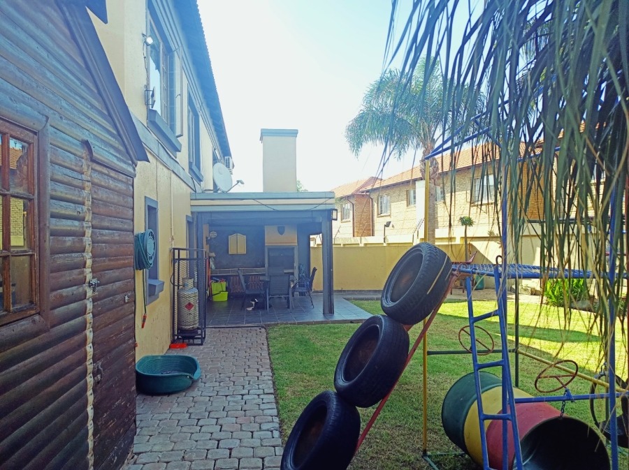 3 Bedroom Property for Sale in Annlin Gauteng