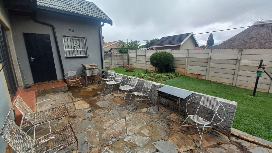 4 Bedroom Property for Sale in Witpoortjie Gauteng