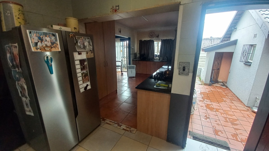 4 Bedroom Property for Sale in Witpoortjie Gauteng