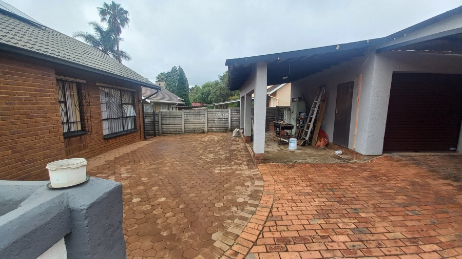 4 Bedroom Property for Sale in Witpoortjie Gauteng