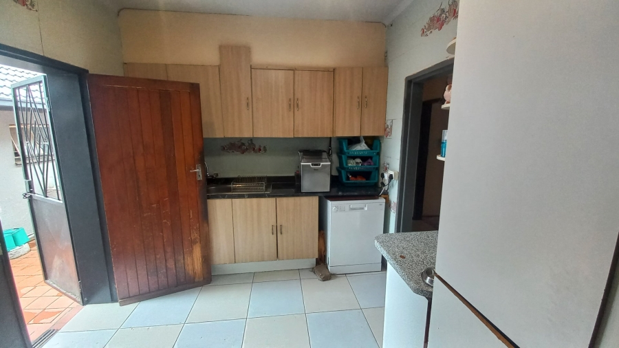 4 Bedroom Property for Sale in Witpoortjie Gauteng