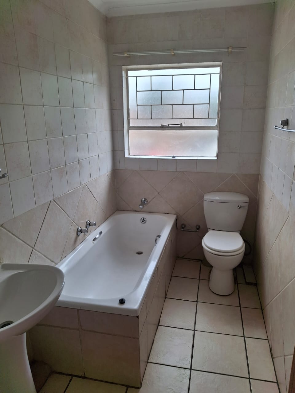 To Let 2 Bedroom Property for Rent in Little Falls Gauteng