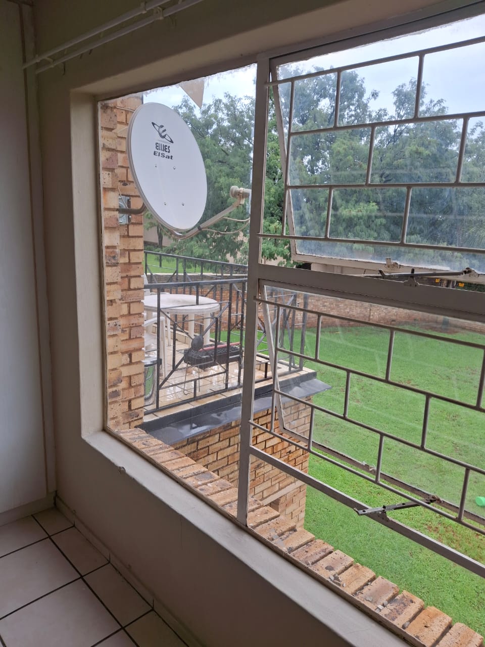 To Let 2 Bedroom Property for Rent in Little Falls Gauteng