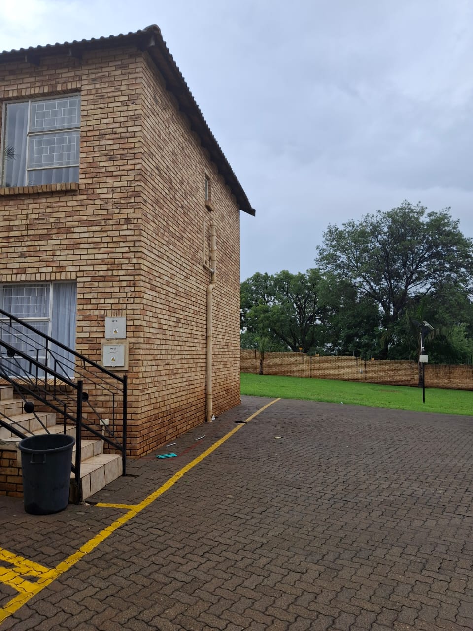 To Let 2 Bedroom Property for Rent in Little Falls Gauteng