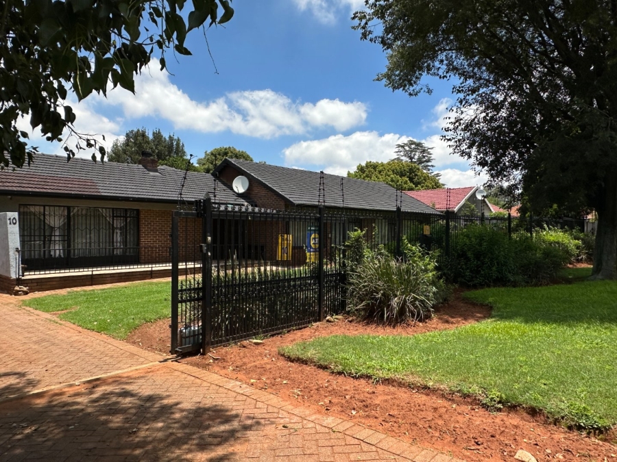 4 Bedroom Property for Sale in Ontdekkerspark Gauteng