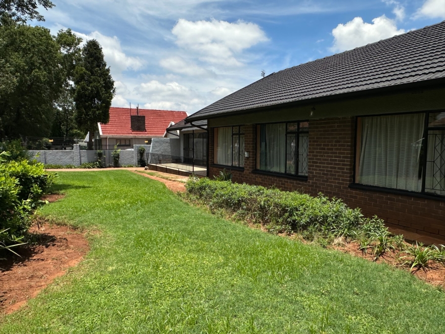 4 Bedroom Property for Sale in Ontdekkerspark Gauteng