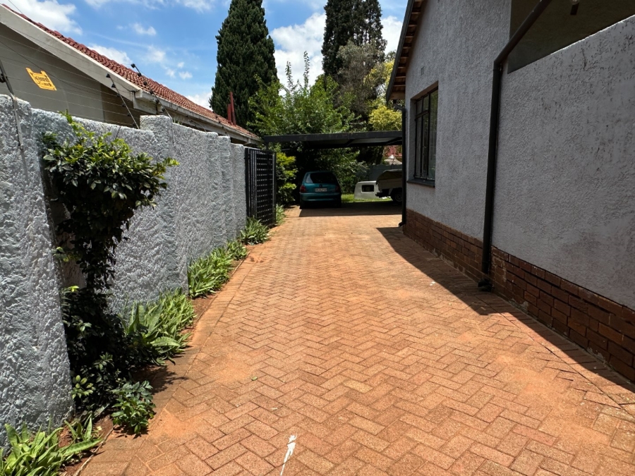 4 Bedroom Property for Sale in Ontdekkerspark Gauteng