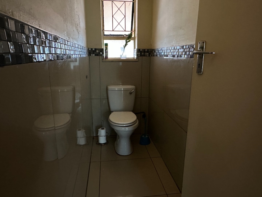 4 Bedroom Property for Sale in Ontdekkerspark Gauteng