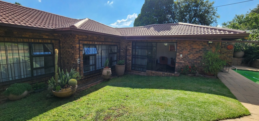 3 Bedroom Property for Sale in Mulbarton Gauteng