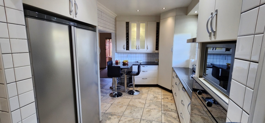 3 Bedroom Property for Sale in Mulbarton Gauteng