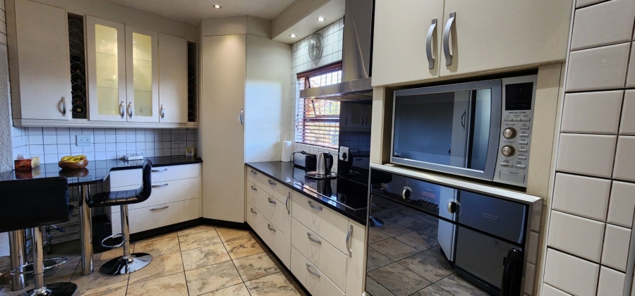 3 Bedroom Property for Sale in Mulbarton Gauteng