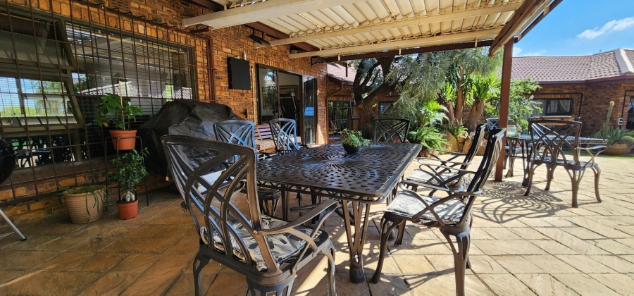 3 Bedroom Property for Sale in Mulbarton Gauteng