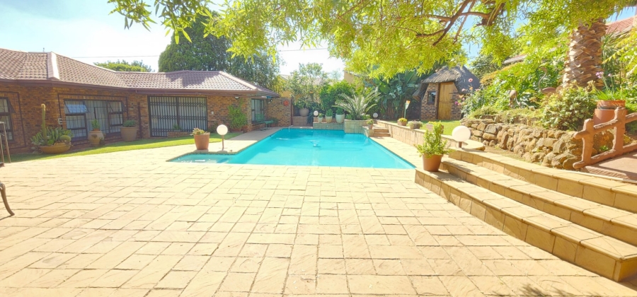 3 Bedroom Property for Sale in Mulbarton Gauteng