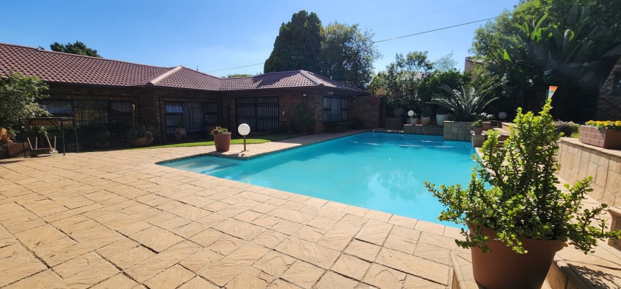 3 Bedroom Property for Sale in Mulbarton Gauteng